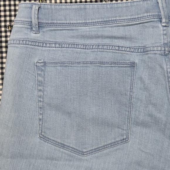 J. Jill Authentic Fit Cropped Jeans - Picture 11 of 15